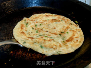 简单易做的——酥松葱花油饼(附烫面的详细做法)的做法步骤:26