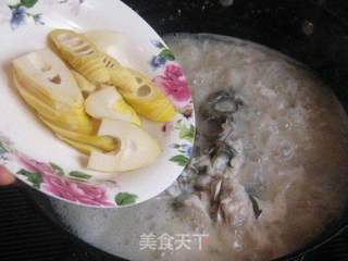 春笋豆腐鲈鱼头汤的做法步骤:6