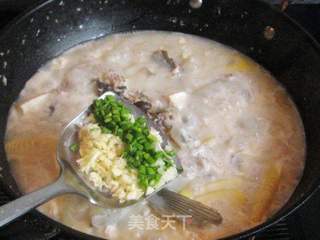 春笋豆腐鲈鱼头汤的做法步骤:9