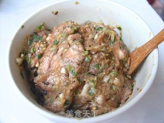 不用发面的小笼包——香菇鲜肉小笼包的做法步骤:8