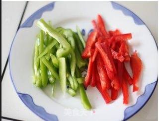 抵御春天的寒流,超级下饭菜——干锅茶树菇的做法步骤:2