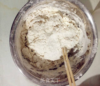 花样主食——营养黑芝麻双色馒头的做法步骤:2