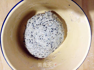 花样主食——营养黑芝麻双色馒头的做法步骤:5