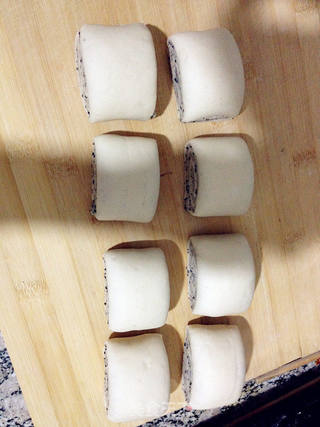 花样主食——营养黑芝麻双色馒头的做法步骤:22