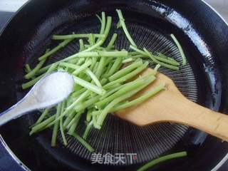 清炒蒿子秆的做法步骤:5