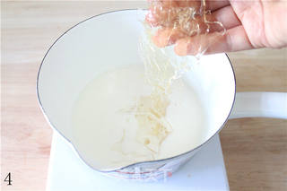 草莓慕斯蛋糕的做法步骤:4