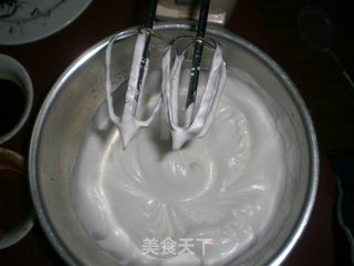 巧克力围边双莓蛋糕的做法步骤：5