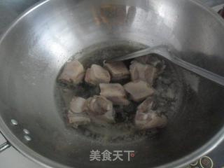 土豆排骨汤的做法步骤：4