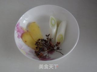 土豆排骨汤的做法步骤：3