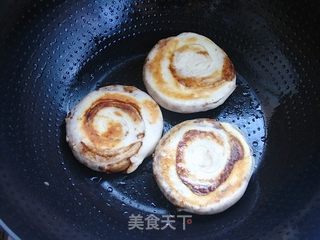 补血益气抗衰老——奶香红糖芝麻饼的做法步骤:12