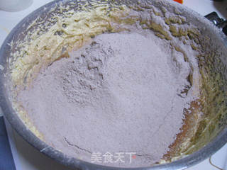 我是快乐的黑衣小天使——巧克力麦芬的做法步骤：9