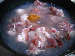 豆角土豆炖腔骨的做法步骤:2
