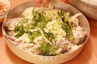 缅甸柠檬蒸鱼 Burmese style lemon fish的做法步骤:4