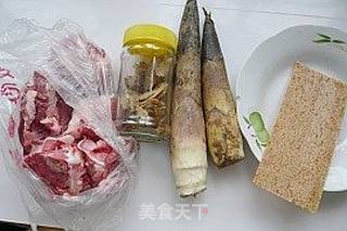 排骨锅巴汤的做法步骤：1