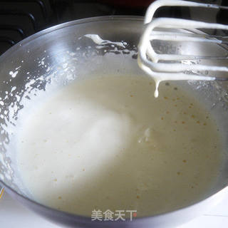 抹茶蜜豆慕斯蛋糕的做法步骤:3