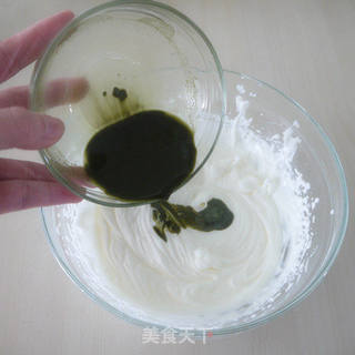 抹茶蜜豆慕斯蛋糕的做法步骤:15
