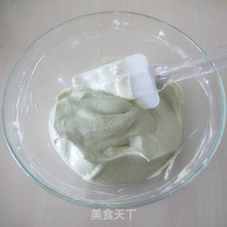 抹茶蜜豆慕斯蛋糕的做法步骤:16