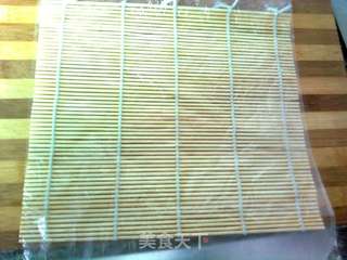 金枪鱼酥里卷寿司的做法步骤:4