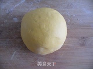 馒头花样蒸---菊花馒头的做法步骤：1
