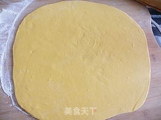 馒头花样蒸---菊花馒头的做法步骤：2