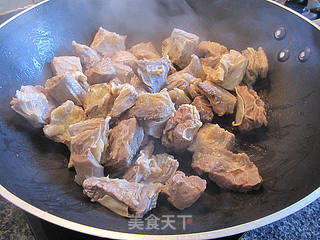 咖喱牛腩焖土豆的做法步骤:5
