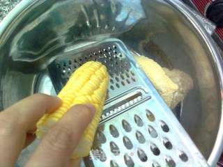 鲜玉米粒饼的做法步骤:3