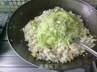 包菜虾仁蛋炒饭的做法步骤:12