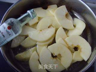 焦糖苹果翻转蛋糕的做法步骤:4