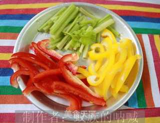 彩椒炒牛柳的做法步骤:2