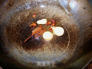 心蓝手制私房菜【黄豆煲猪尾】——愿有情人终成眷属的做法步骤:4