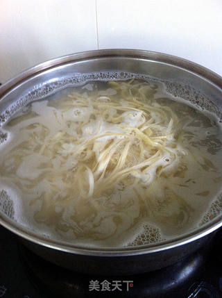 蒜蓉肉糜拌面的做法步骤:10