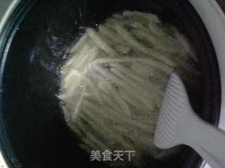 炸薯条(电饭煲版)的做法步骤:7