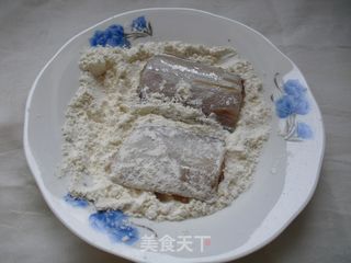 茄汁带鱼的做法步骤：2