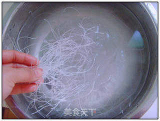 蚂蚁上树 。的做法步骤：1