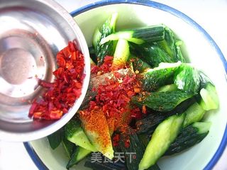 黄瓜季里别样吃黄瓜——自制麻辣腌黄瓜的做法步骤:7