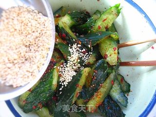 黄瓜季里别样吃黄瓜——自制麻辣腌黄瓜的做法步骤:11