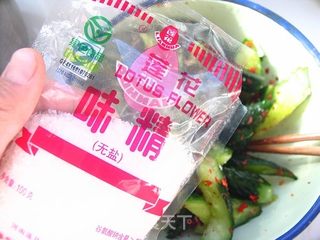 黄瓜季里别样吃黄瓜——自制麻辣腌黄瓜的做法步骤:12