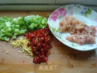 鸡肉炒米粉——新疆味道的做法步骤:4