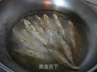 椒盐香酥多春鱼的做法步骤：6