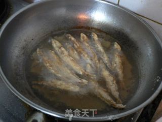 椒盐香酥多春鱼的做法步骤：7