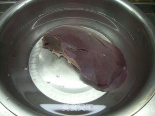 盐水猪肝的做法步骤：1