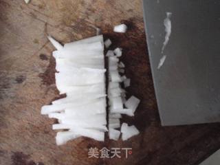 咳嗽咽喉红肿的偏方——蜂蜜萝卜的做法步骤：2