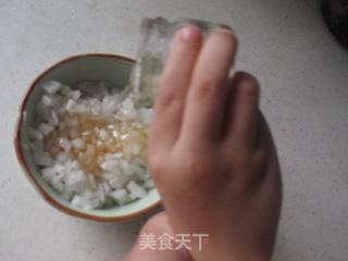 咳嗽咽喉红肿的偏方——蜂蜜萝卜的做法步骤：4
