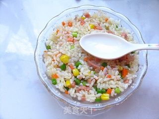 给炒饭来个华丽的转身——黄金草帽蛋包饭的做法步骤：6