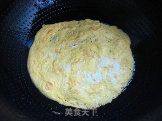 给炒饭来个华丽的转身——黄金草帽蛋包饭的做法步骤：8