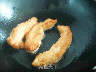 家庭自制健康美味的油条——大孔油条的做法步骤:11
