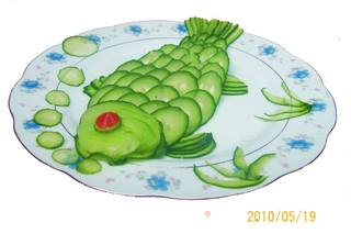 糖醋黄瓜河鲫鱼的做法步骤:13