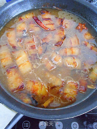 【不加一滴酱油,炒出漂亮光泽】 毛氏红烧肉的做法步骤:14