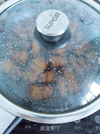 【不加一滴酱油,炒出漂亮光泽】 毛氏红烧肉的做法步骤:15