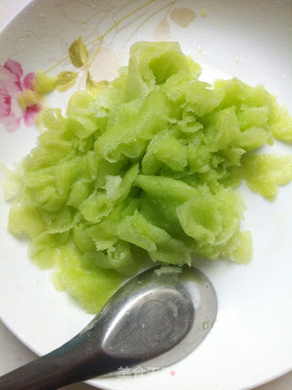 虾虎汆萝卜蓉的做法步骤:8